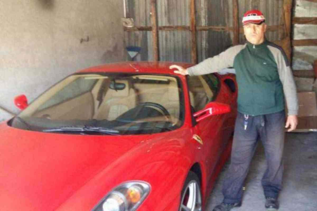 La storia di Andrea, ereditiere che voleva comprare una Ferrari 