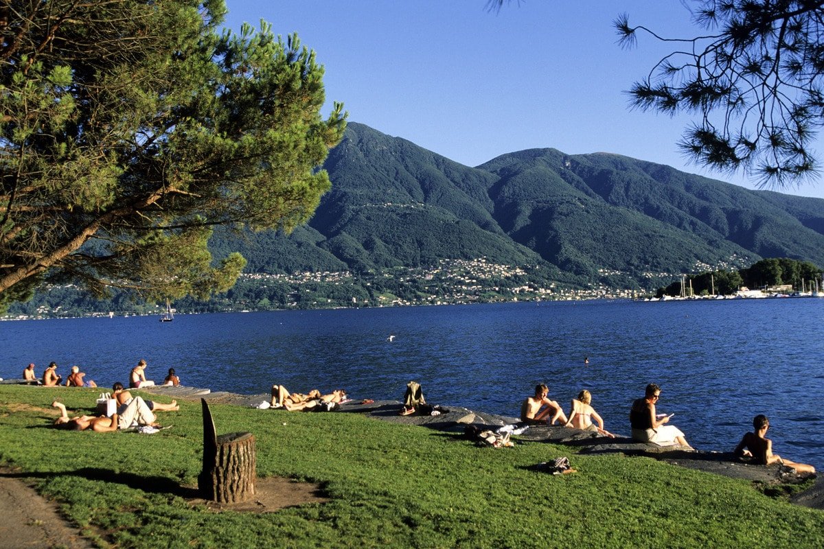Laghi Vicino a Me